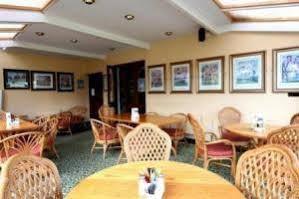 Connemara Gateway Hotel Oughterard Exterior photo